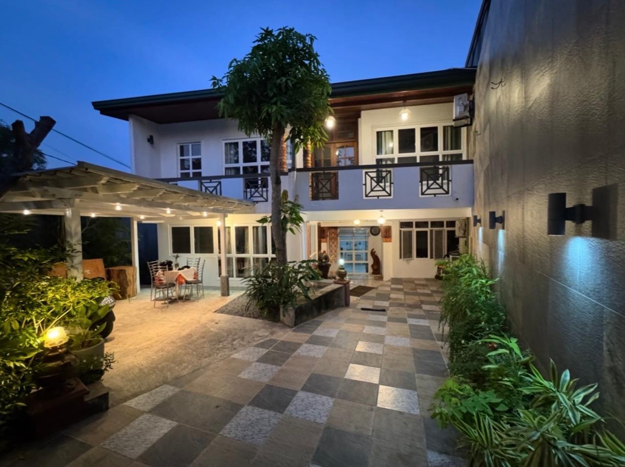 Artisan's Lodge main view