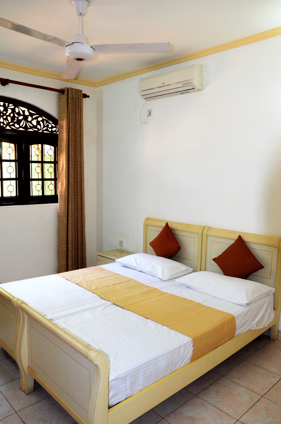 Gondolas Home Stay Welisara view 3