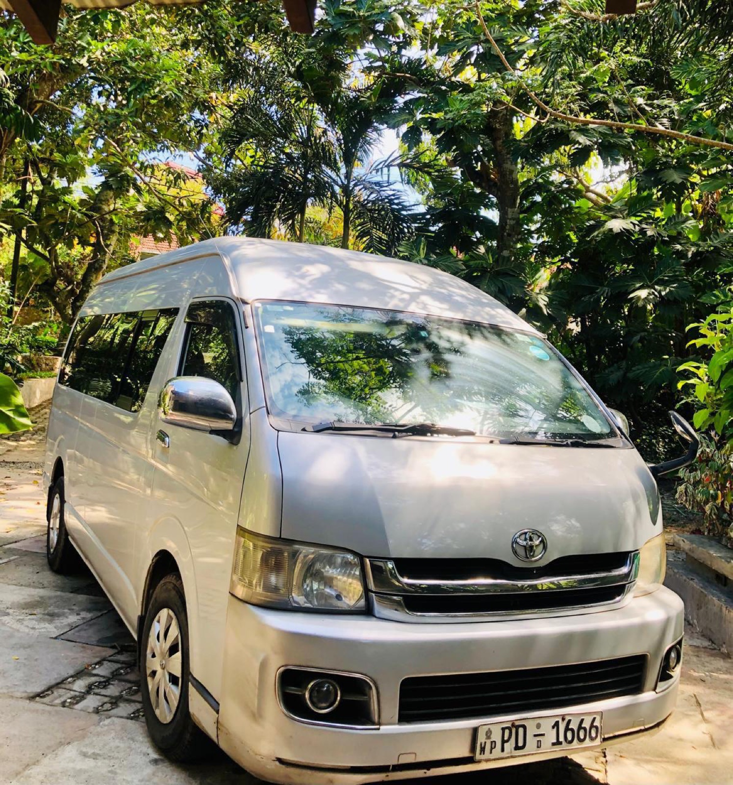 Tailored Sri Lanka Tour with Gondolas - per day, two guests view 2