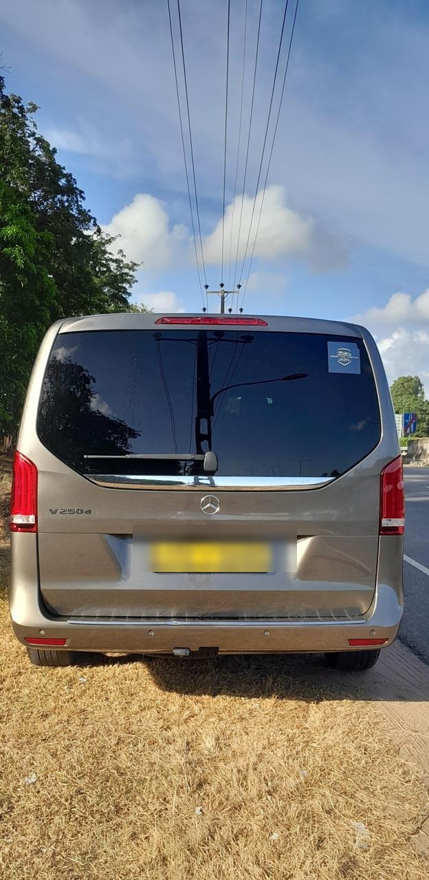 Mercedes V-Class & Vito — Airport Transfer & Charters, Colombo view 2