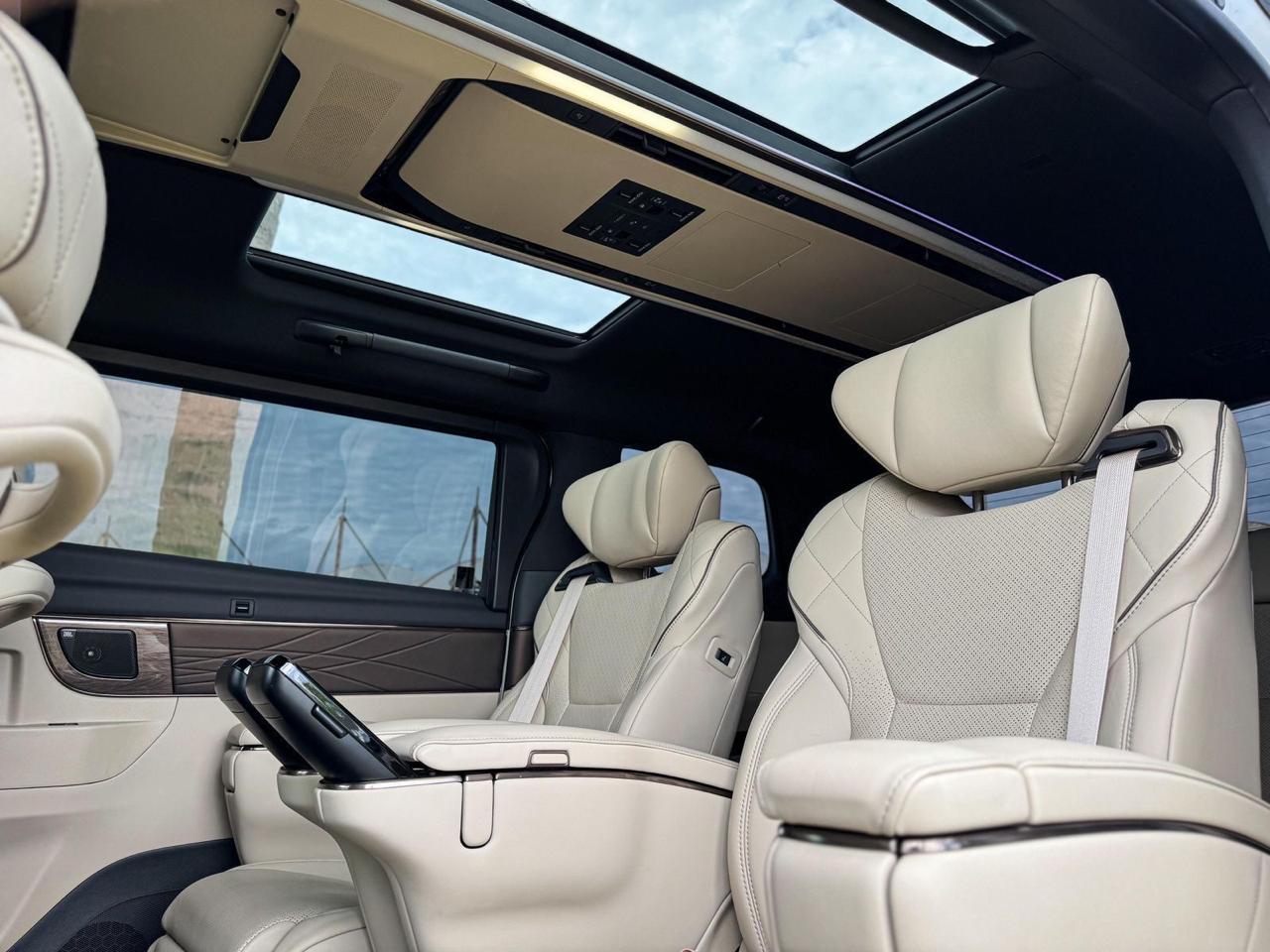 Mercedes V-Class & Vito — Airport Transfer & Charters, Colombo gallery photo 7