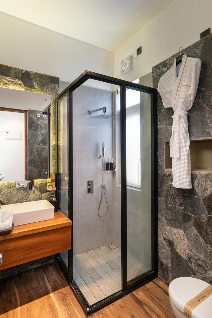 Sulanga Luxury Chalets — whole villa gallery photo 6