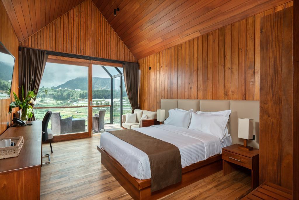 Sulanga Luxury Chalets — whole villa gallery photo 5