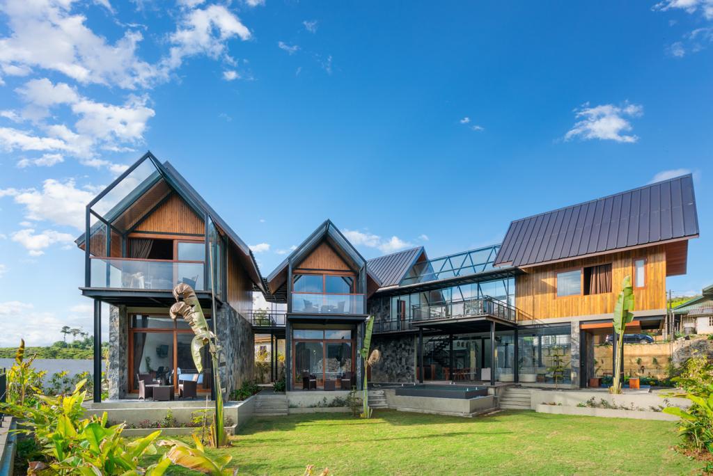 Sulanga Luxury Chalets — whole villa gallery photo 9