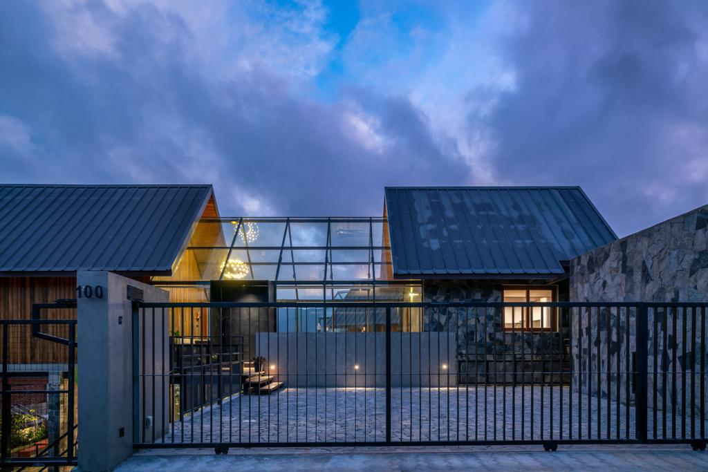 Sulanga Luxury Chalets — whole villa gallery photo 12